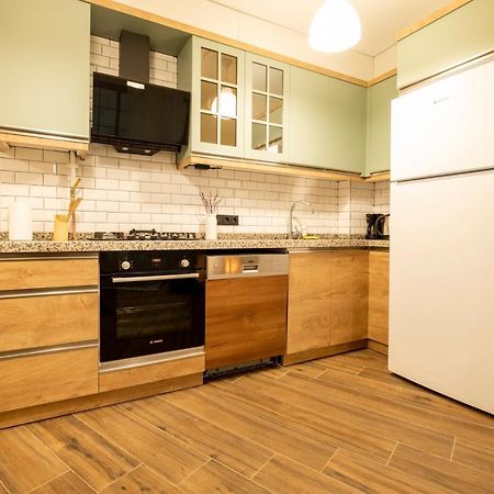 דירות איסטמבול Spacious And Comfy 2Br In The Heart Of Cihangir מראה חיצוני תמונה