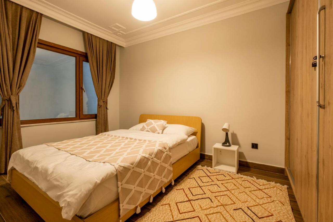 דירות איסטמבול Spacious And Comfy 2Br In The Heart Of Cihangir מראה חיצוני תמונה