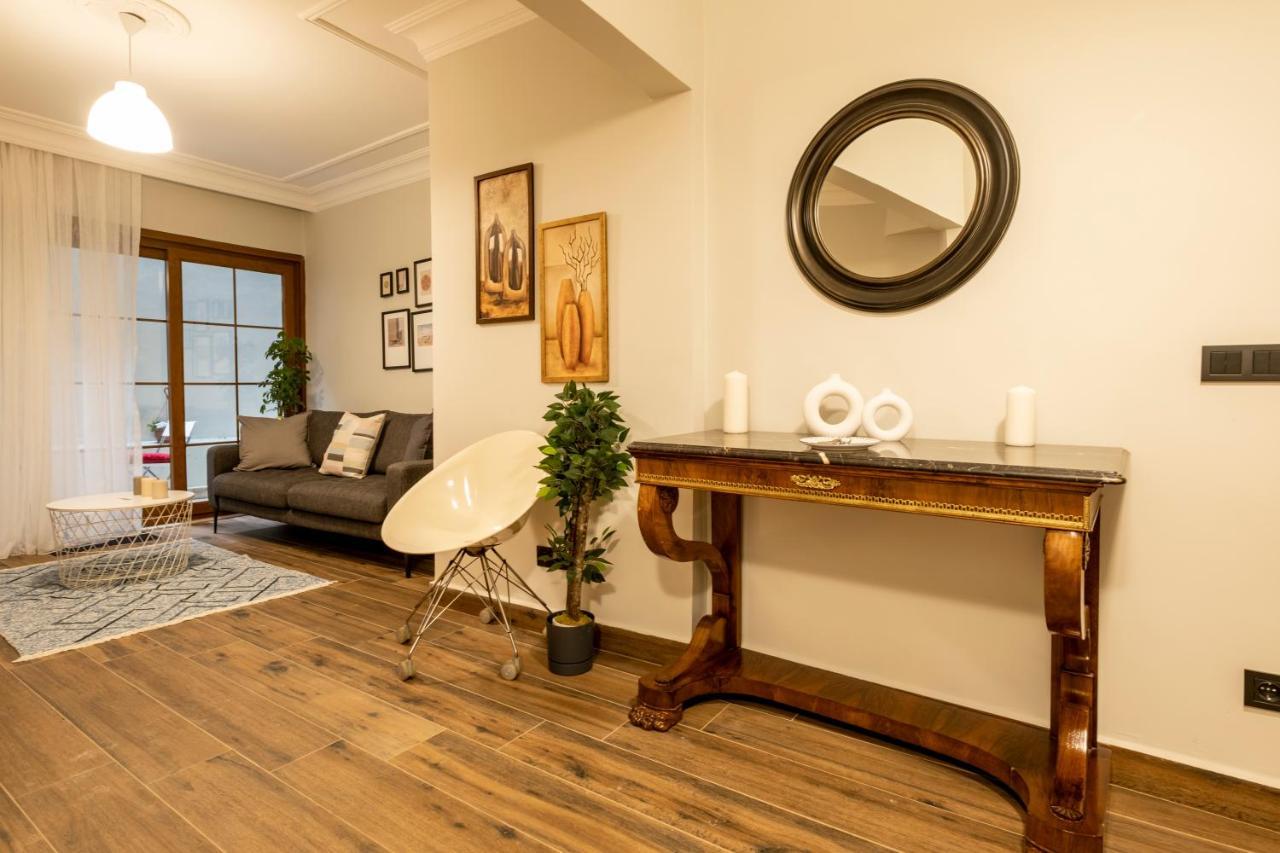 דירות איסטמבול Spacious And Comfy 2Br In The Heart Of Cihangir מראה חיצוני תמונה