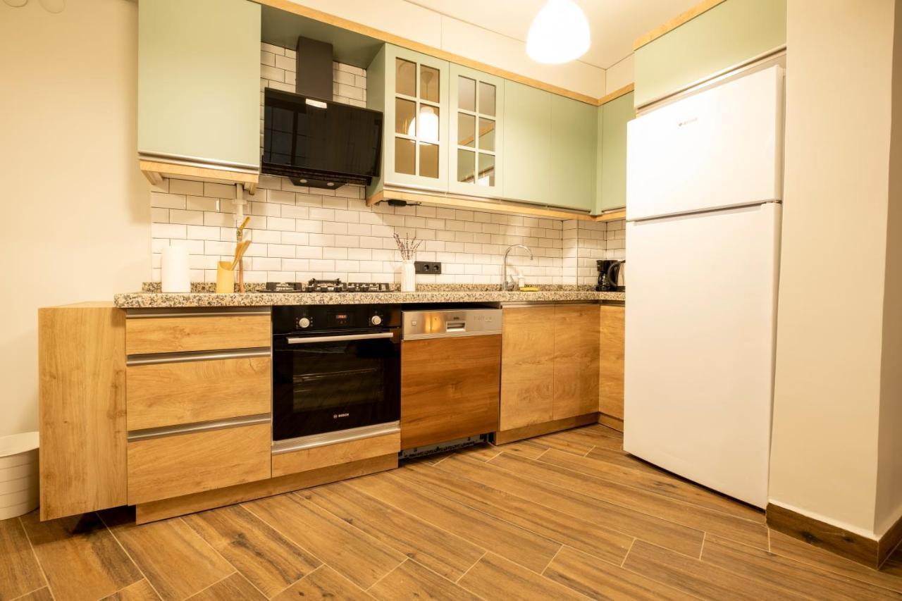 דירות איסטמבול Spacious And Comfy 2Br In The Heart Of Cihangir מראה חיצוני תמונה