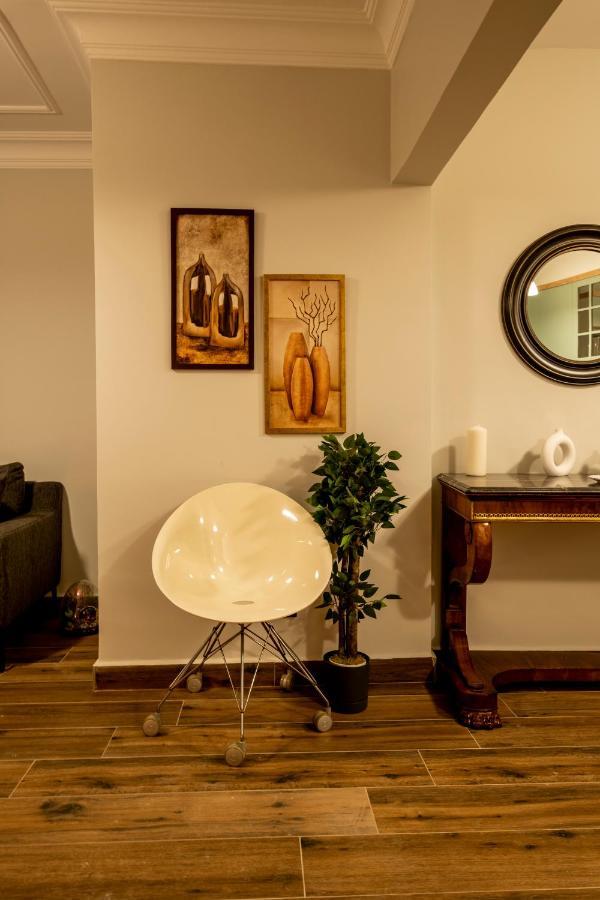 דירות איסטמבול Spacious And Comfy 2Br In The Heart Of Cihangir מראה חיצוני תמונה